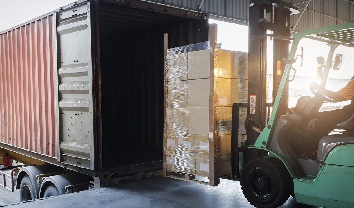 LTL vs. Parcel: What’s the Difference?